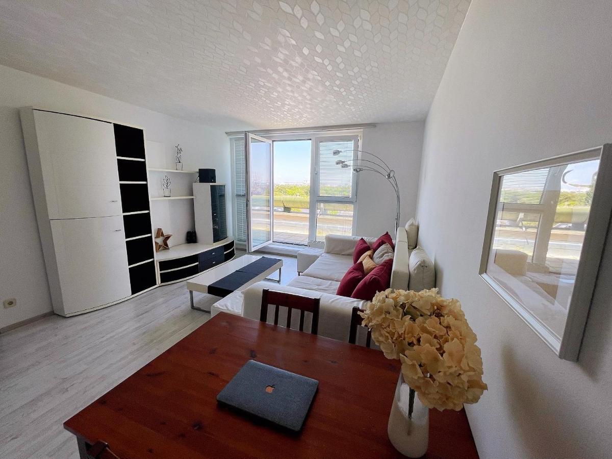 Schone Wohnung Mit Dachterrasse Вена Экстерьер фото